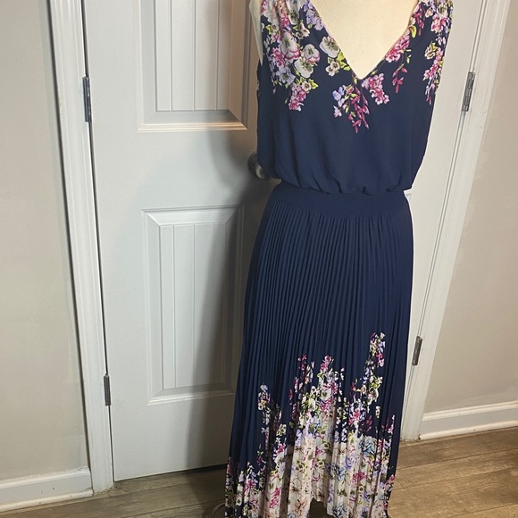 White House Black Market Navy Floral Midi Dress - Picture 1 of 12